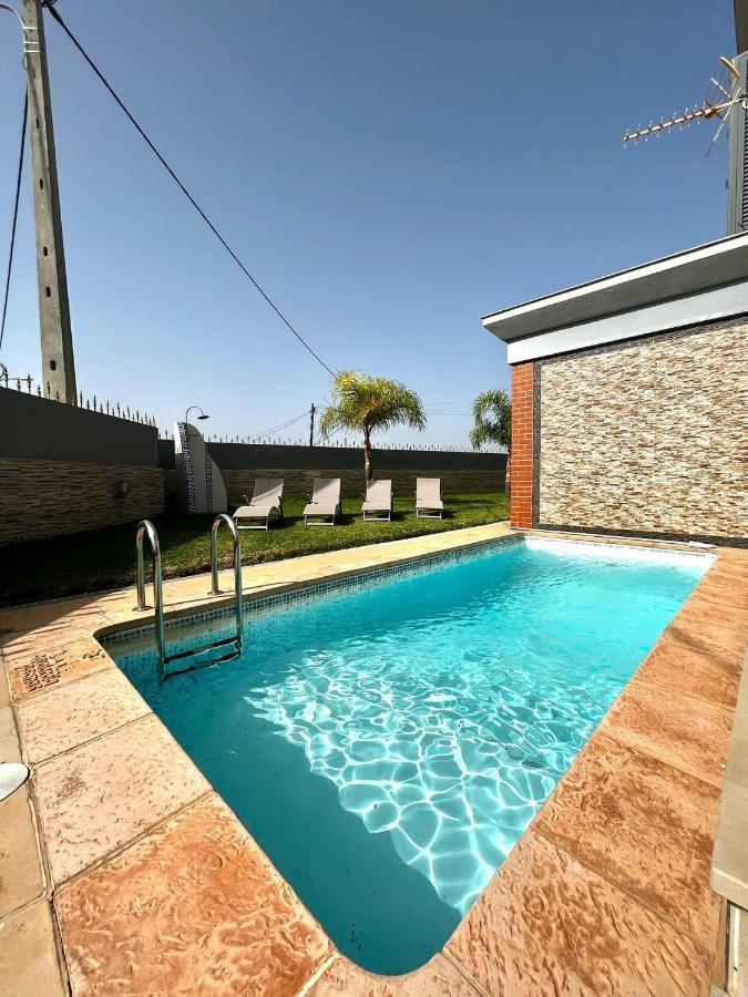 Funtastic Villa With Pool Αλμπουφέιρα Εξωτερικό φωτογραφία