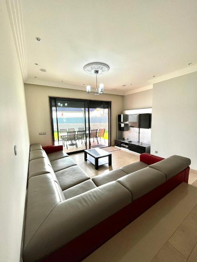 Funtastic Villa With Pool Αλμπουφέιρα Εξωτερικό φωτογραφία