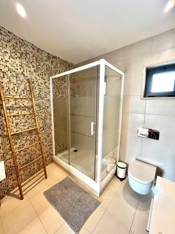 Funtastic Villa With Pool Αλμπουφέιρα Εξωτερικό φωτογραφία