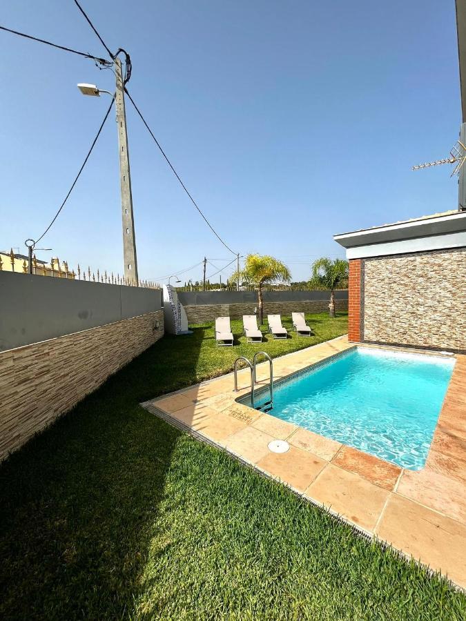 Funtastic Villa With Pool Αλμπουφέιρα Εξωτερικό φωτογραφία